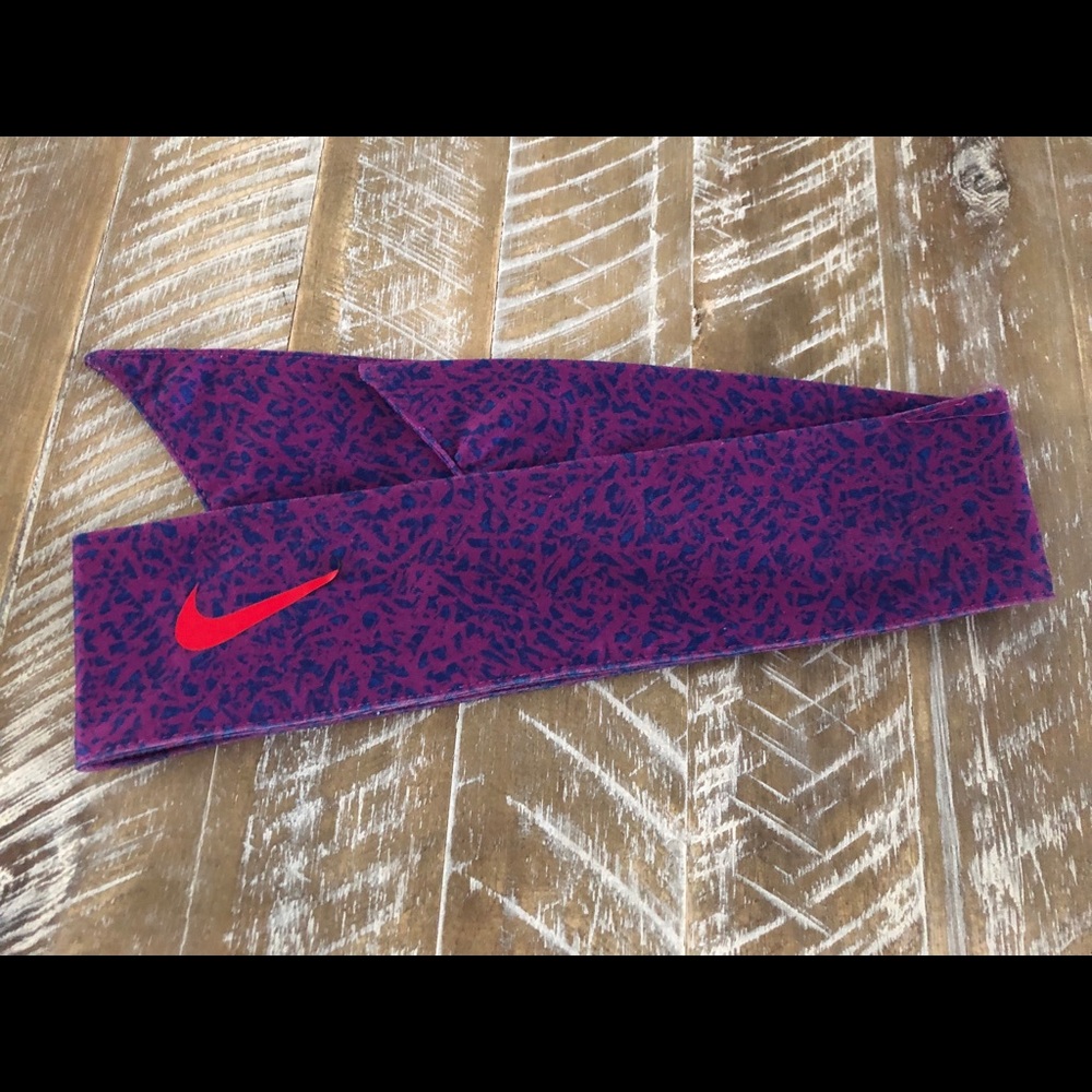 Nike Tie Headband. Barley Used.